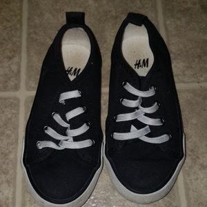 Size 9 boy toddler shoes